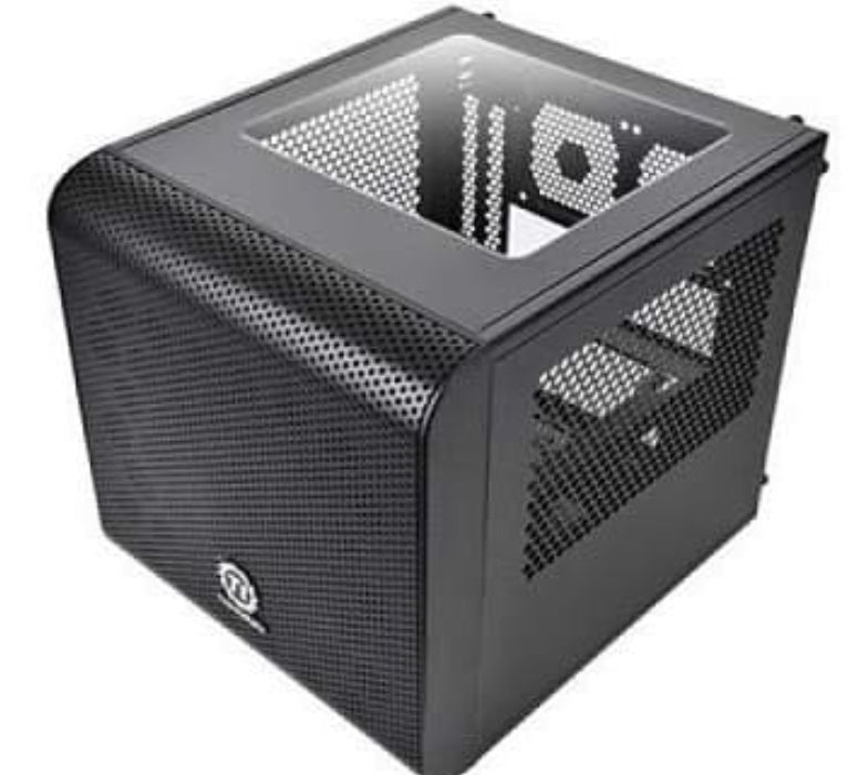 Boitier pc Thermaltake PC- Gehäuse Core V1 CA
Thermaltake Core V1. Format: Cube, Type: PC, Matériel: SPCC. Emplacement d’alimentation: Bas. Prise en charge des diamètres des ventilateurs avants: 120,140,200 mm, Pris en charge des diamètres des ventila